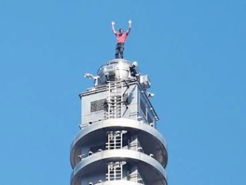 Alex Honnold Conquers Taipei 101 in Daring Ropeless Ascent